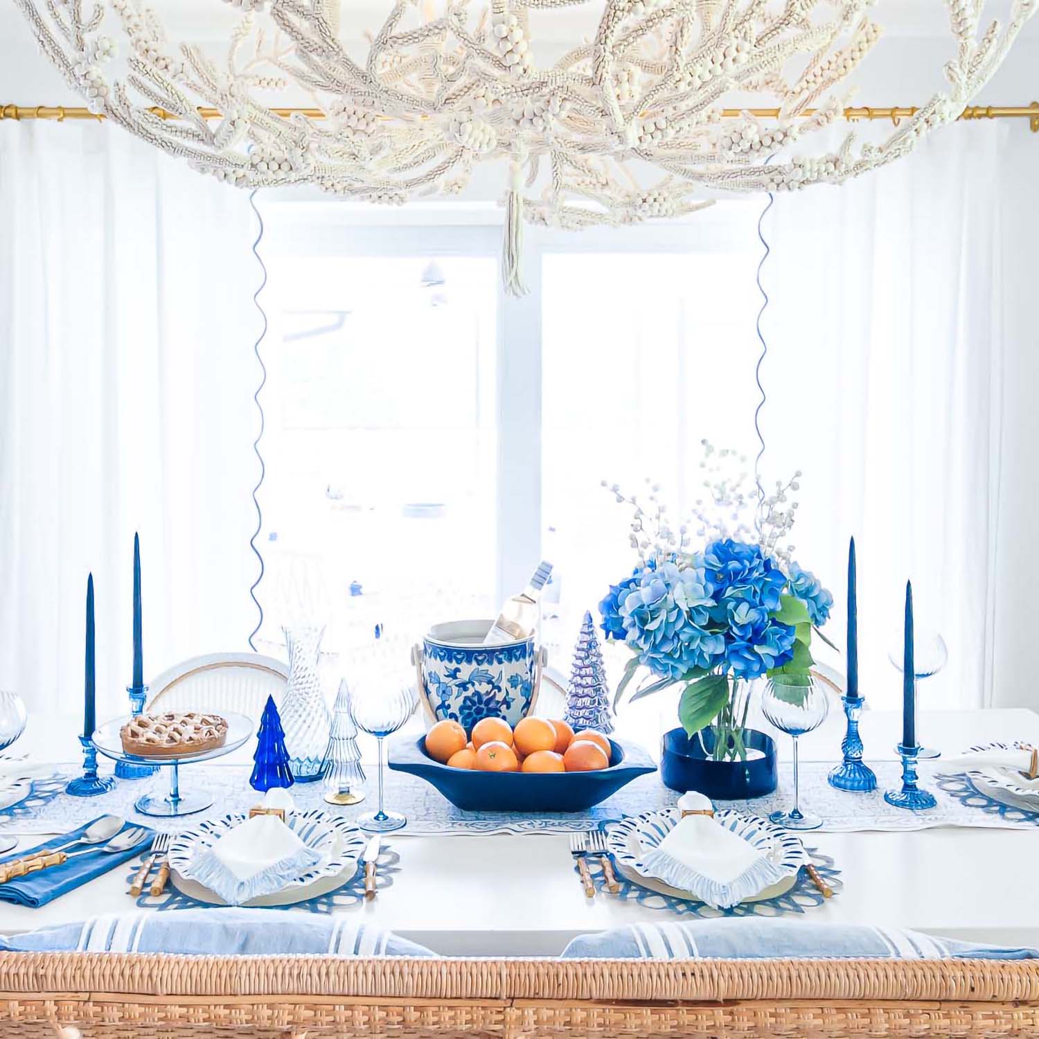 https://coastalbleu.com/cdn/shop/articles/Holiday-Tablescape-SQ_1500x.jpg?v=1698633269